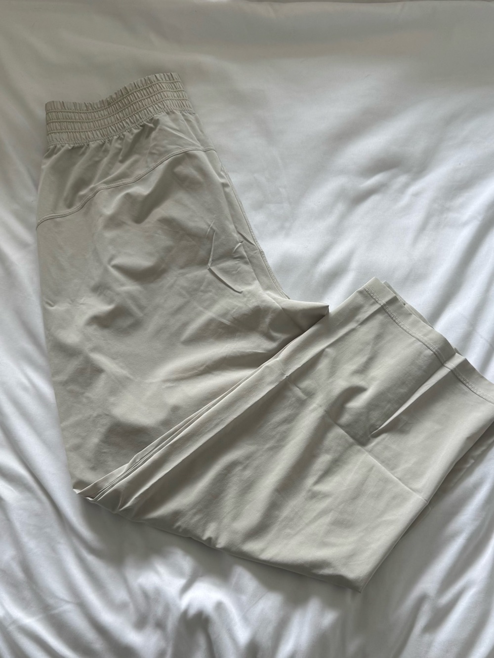 Lululemon Wanderer Crop
Silverstone
